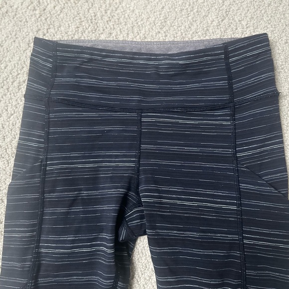Lululemon 7/8 running leggings - Picture 4 of 11